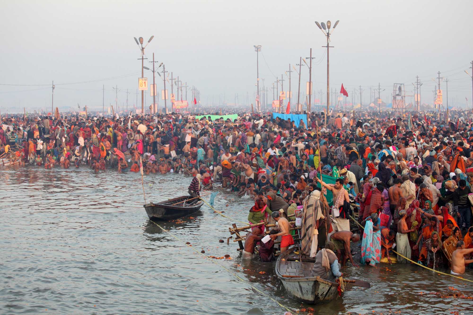 माघ मेला स्नान पर्व से पहले प्रयागराज में अभेद्य सुरक्षा, आठ स्तरीय घेरा तैयार