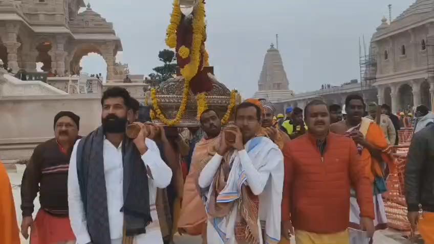 प्रतिष्ठा द्वादशी के प्रथम दिन राममन्दिर परिसर में निकली भव्य देवविग्रह पालकी यात्रा.....