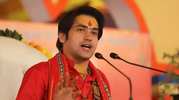 धीरेंद्र शास्त्री का बड़ा बयान: कृष्ण जन्मभूमि पर बोले—‘जिन्हें आपत्ति हो, वे हट जाएं