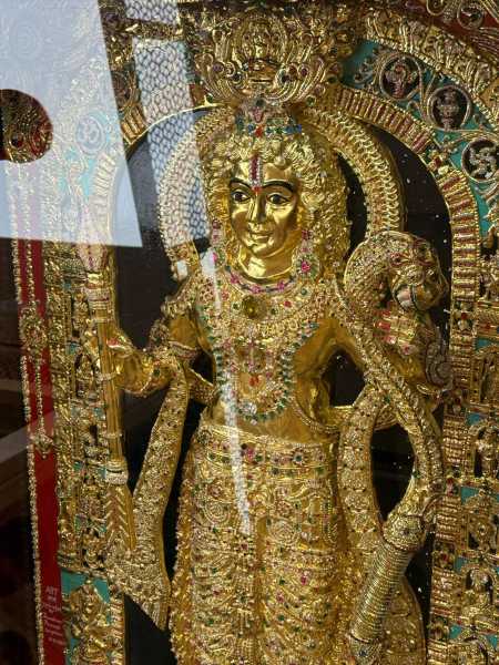 कर्नाटक के रामभक्त ने 30 करोड़ की सोने-हीरों की श्रीराम मूर्ति अयोध्या धाम को दान की