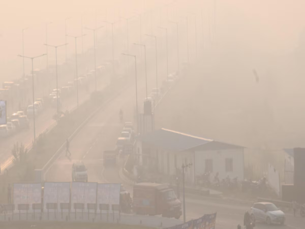 यूपी में घने कोहरे का कहर, 37 जिलों में ऑरेंज अलर्ट जारी