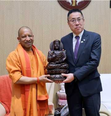 जापान के Tokyo में सीएम योगी, सीएम का टोक्यो में भव्य स्वागत