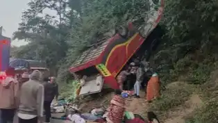 आंध्र प्रदेश में बड़ा सड़क हादसा, खाई में गिरी प्राइवेट बस, 9 लोगों की दर्दनाक मौत