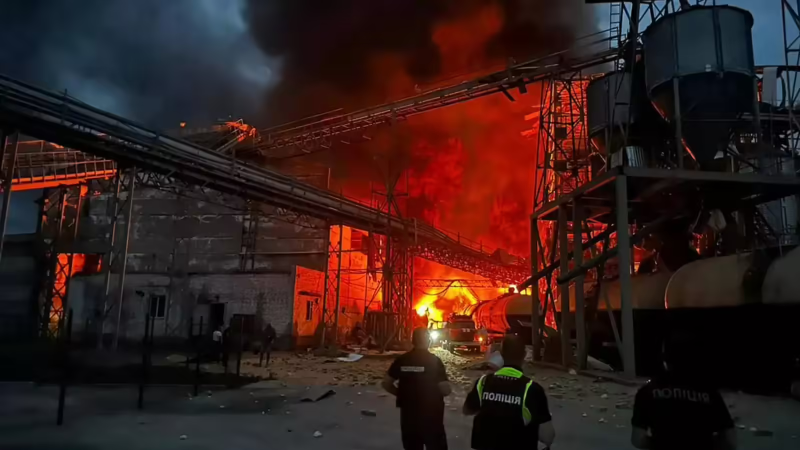 रूस की तेल रिफाइनरी पर ड्रोन हमला, भीषण आग से हड़कंप